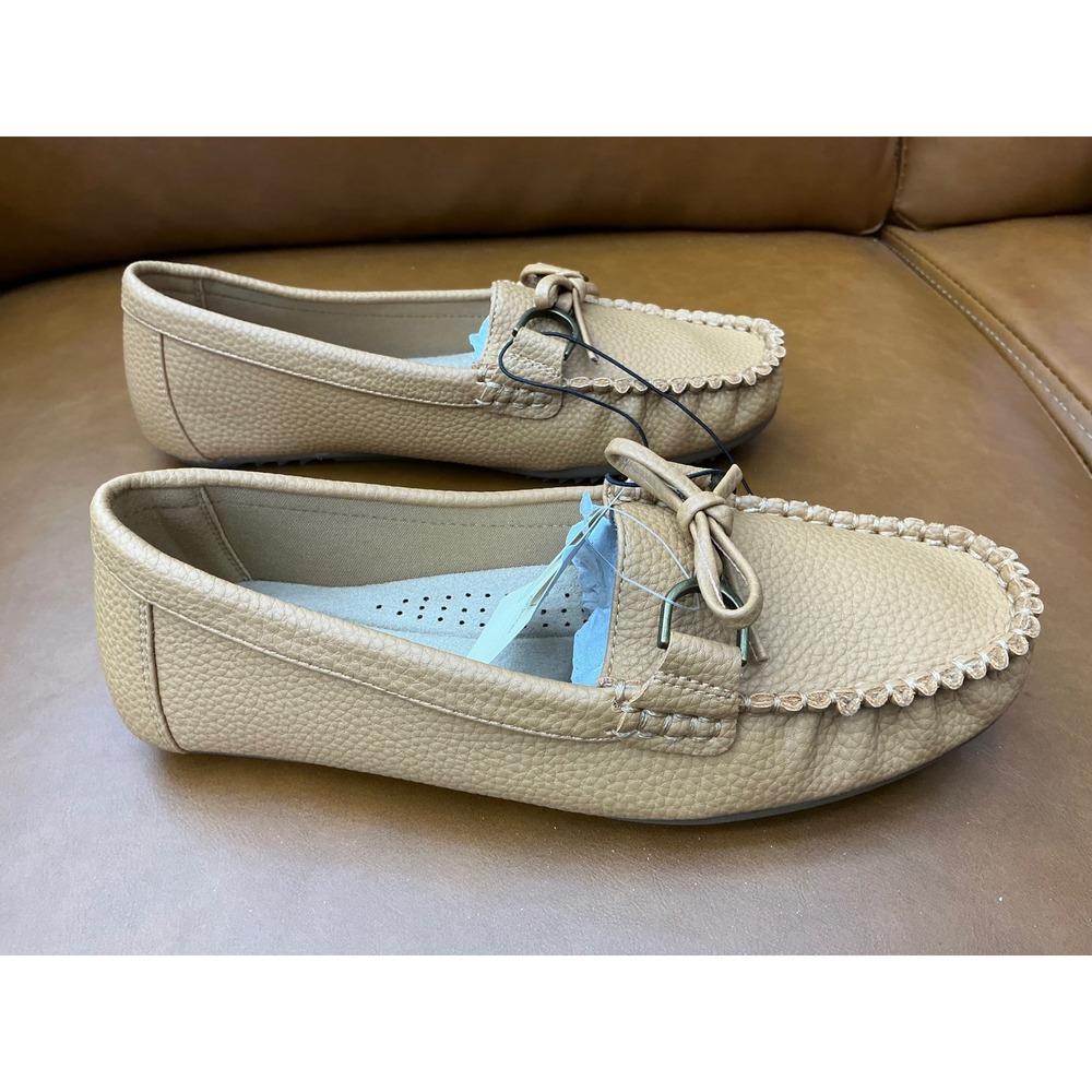 St. John's Bay Bossie Loafers Women Size 6 Tan New Memory Foam SJB Bossie